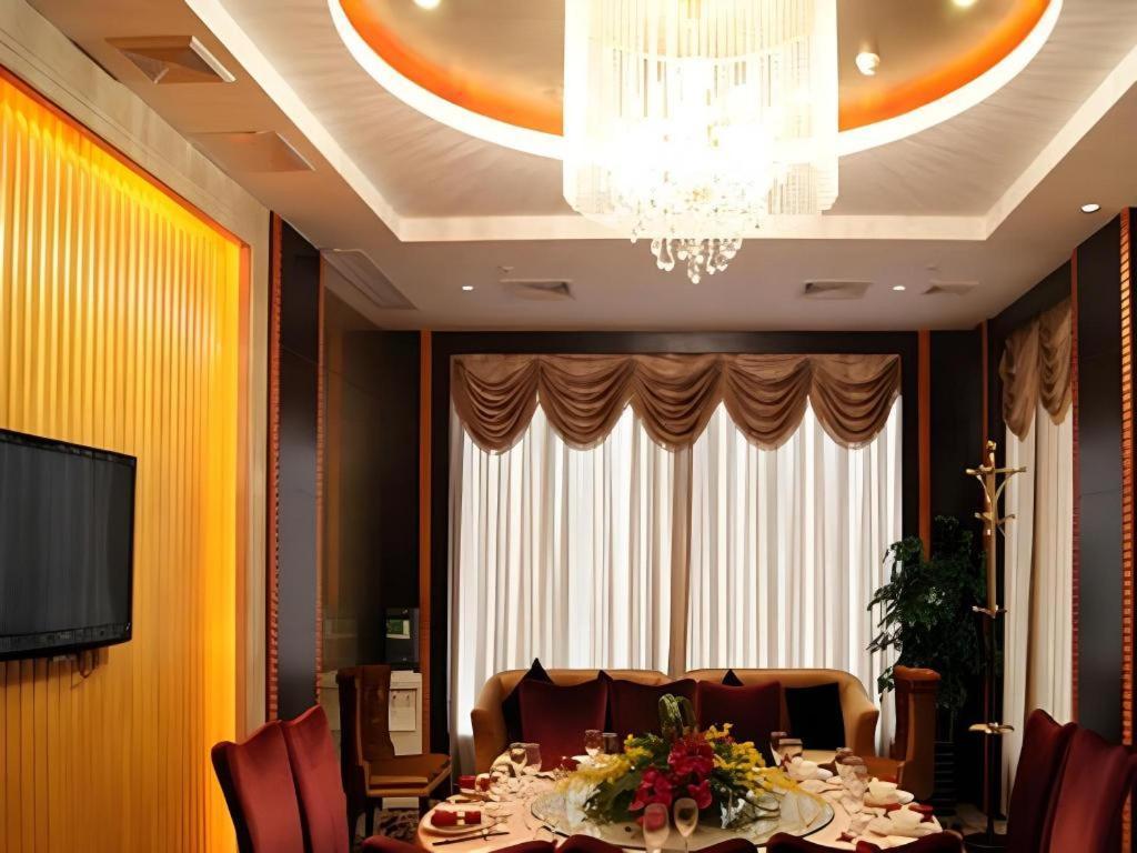 Fortune Hotel Лунъян Экстерьер фото