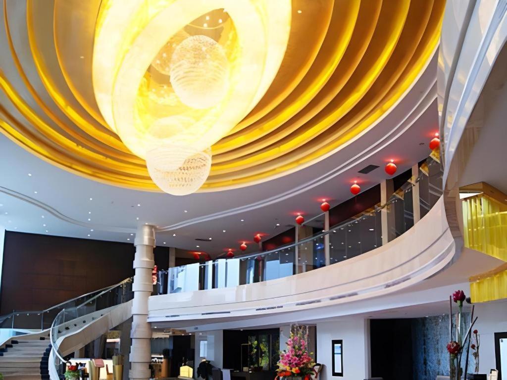 Fortune Hotel Лунъян Экстерьер фото