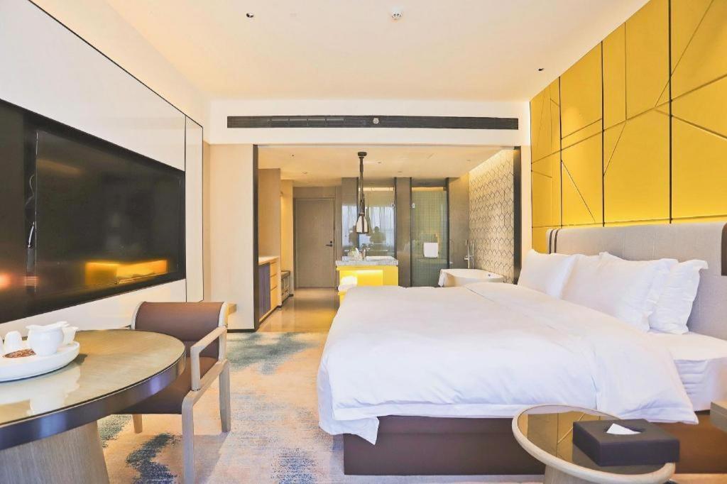 Fortune Hotel Лунъян Экстерьер фото