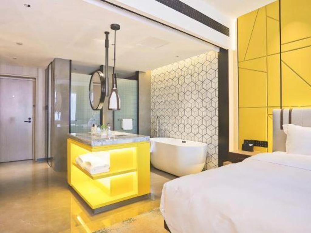 Fortune Hotel Лунъян Экстерьер фото