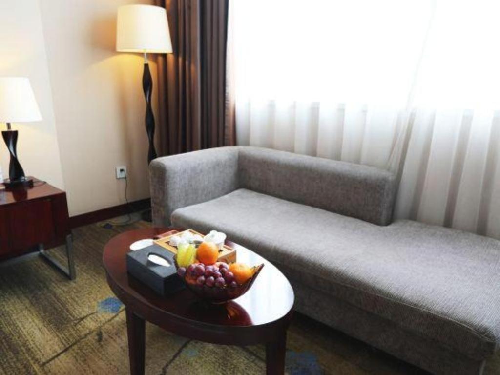 Fortune Hotel Лунъян Экстерьер фото