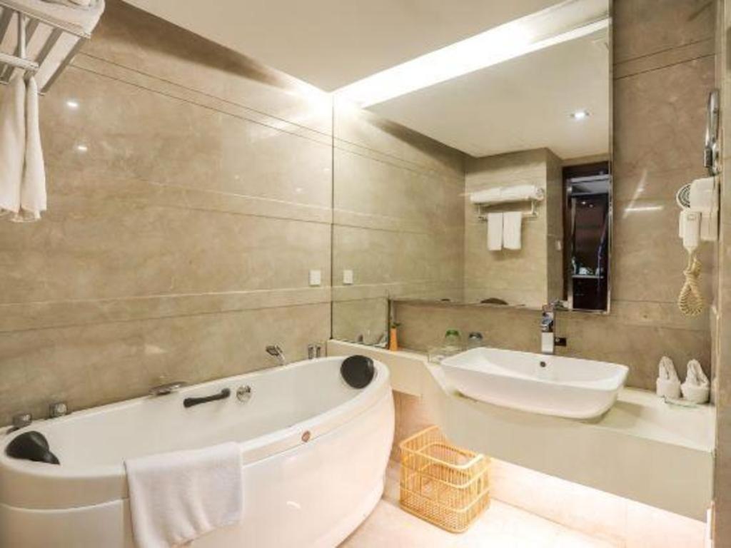 Fortune Hotel Лунъян Экстерьер фото