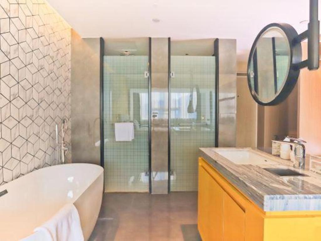 Fortune Hotel Лунъян Экстерьер фото